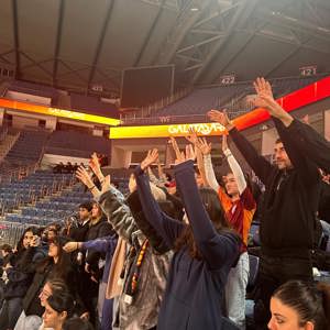 İl Müdürlüğümüz Sosyal Sportif ve Kültürel Faaliyetler Birimi Koordinasyonunda Koruma ve Bakım Altında Olan 70 Çocuğumuz Galatasaray - Fenerbahçe Maçında Keyifli Zamanlar Geçirdiler. - fotoğraf 1