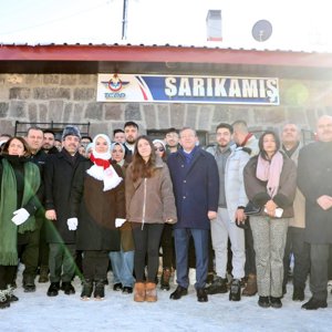 Bakanımız Sayın Mahinur Özdemir Göktaş, Sarıkamış Harekatı'nın 110. yılı anma etkinlikleri kapsamında "Bu toprakta izin var" ve "Türkiye Şehitleriyle Yürüyor" temasıyla gerçekleştirilen yürüyüşe katıldı. - fotoğraf 1