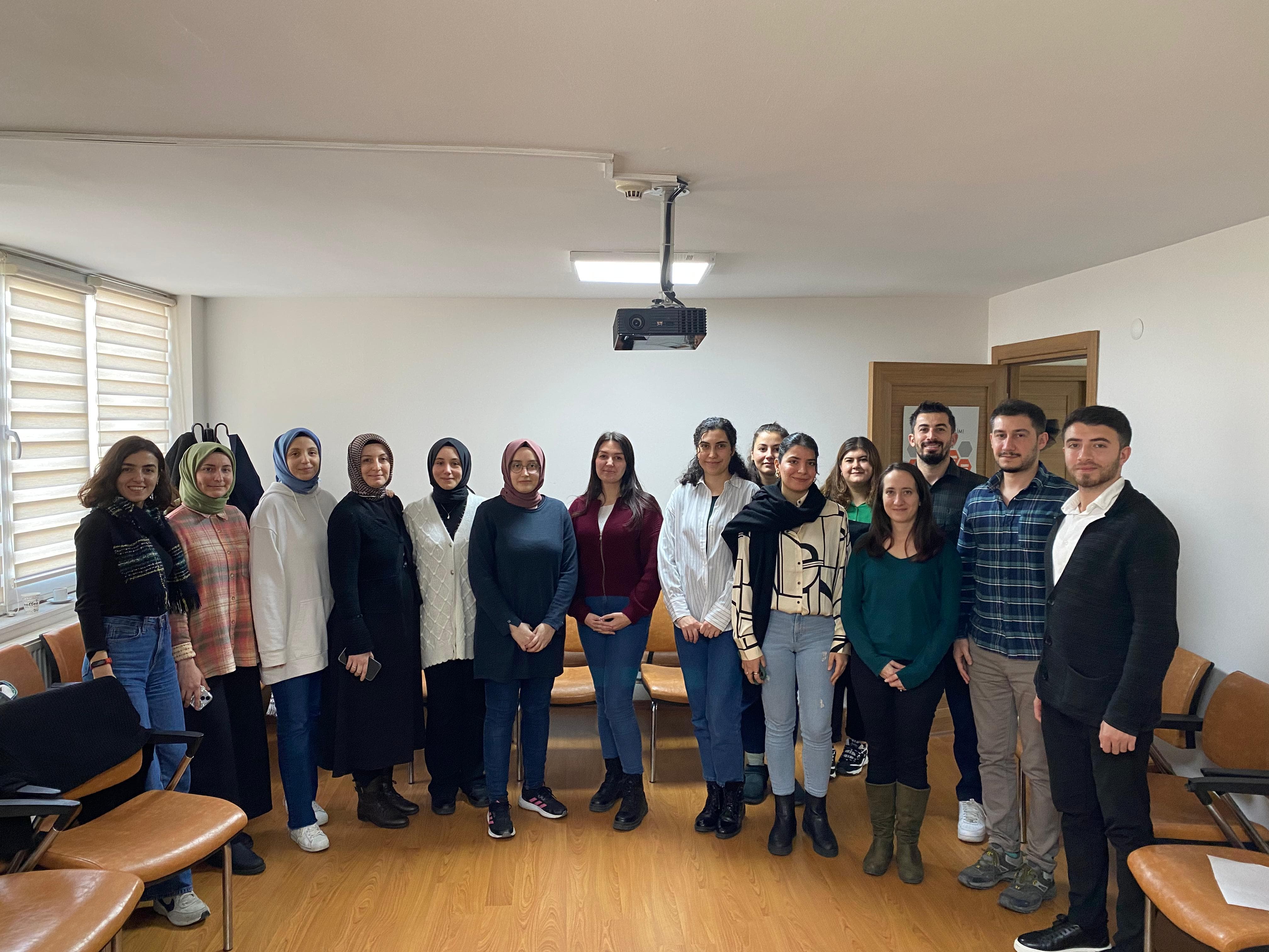 Afetlere Hazırlığımızı Artırmak ve Personelimizi Güçlendirmek Amacıyla, "Afet ve Acil Durumlarda Psikososyal Destek Hizmetleri Farkındalık Eğitimleri" İstanbul Genelinde Hızla Devam Etmektedir.