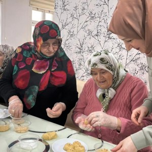 YAPU Projesi Kapsamında Yaş Alan Büyüklerimizle Mutfak Etkinliği Düzenlendi - fotoğraf 1