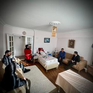 İl Müdürümüz Sn. Ömer TURAN, TSK Şehidimiz Abdullah AŞCI ‘nın Kıymetli Ailesine Şehadet Günü Vesilesiyle Ziyarette Bulunmuştur. - fotoğraf 2