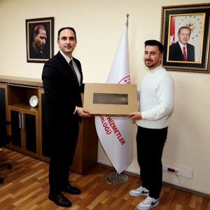 Aile Temalı Logo Tasarım Yarışması Kazananlarına Ödülleri Takdim Edildi - fotoğraf 1