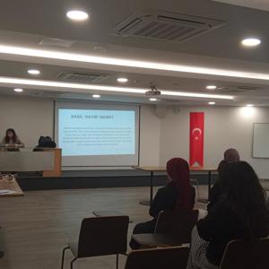 İl Müdürlüğümüze bağlı Sosyal Hizmet Merkezlerimiz tarafından Üniversitelerde öğrenim gören ve KYK yurtlarında kalan öğrencilere yönelik eğitimlerimiz düzenli olarak devam ediyor.  - fotoğraf 2