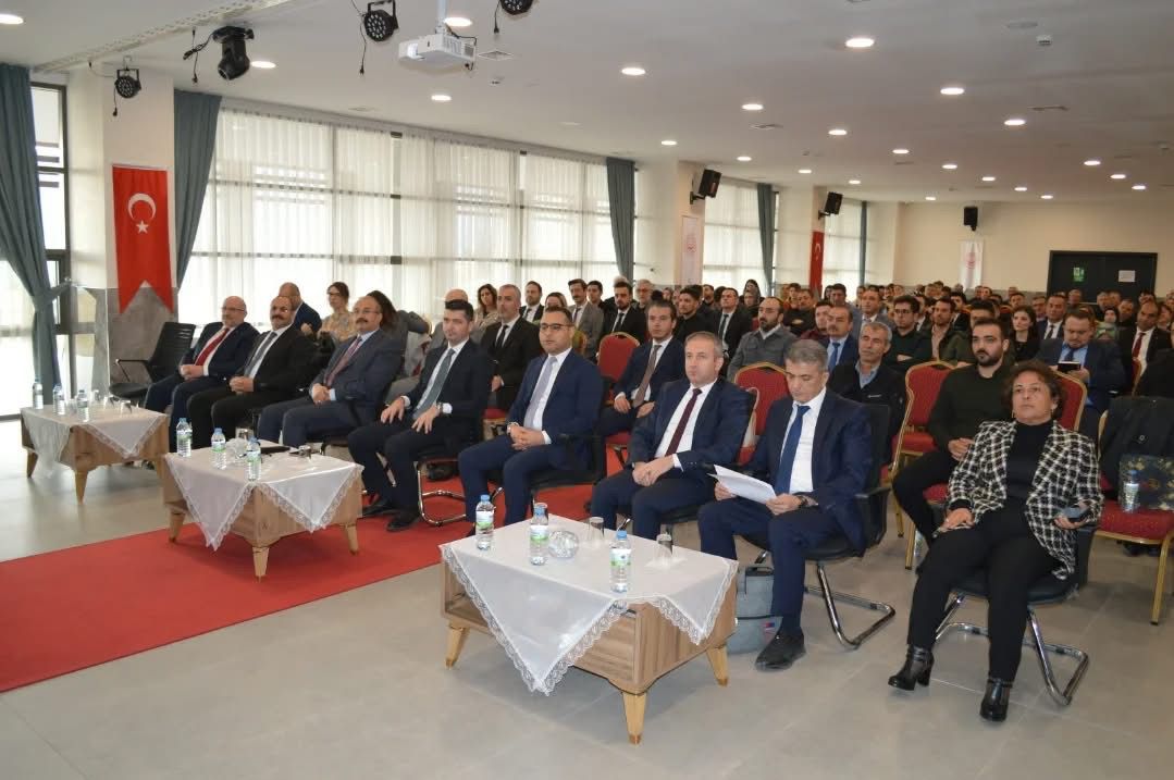 İdari ve Mali Hizmetler İş ve İşlemlerine İlişkin Hizmetiçi Eğitim Programı Düzenlendi.