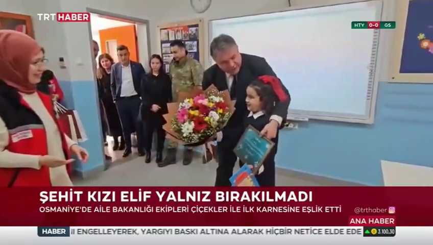 “İlk Karne Heyecanı Projesi” kapsamında İl Müdürümüz tarafından Şehit kızı Elif KÖK'e belge ve hediyeler takdim edilmiştir.