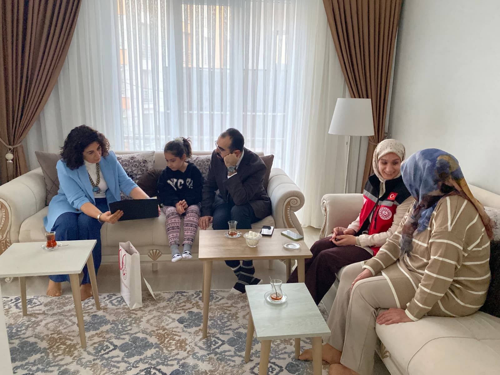 İl Müdürlüğümüze bağlı Sosyal Hizmet Merkezlerimiz tarafından İl genelinde kıymetli Şehit Yakınlarımızı ve Kahraman Gazilerimizi ziyaretlere devam ediyoruz.