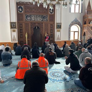 İl Müdürlüğümüze bağlı Sosyal Hizmet Merkezlerimiz tarafından ilimiz genelindeki camilerde cuma namazı öncesi koruyucu ve önceliyici hizmetlerimiz kapsamında seminerlerimiz devam ediyor. - fotoğraf 2
