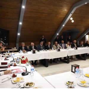 Bakanımız Sayın Mahinur Özdemir Göktaş, Edirne’de Roman vatandaşlarımıza yönelik faaliyette bulunan sivil toplum kuruluşlarıyla bir araya geldi - fotoğraf 2