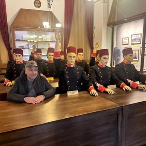 İl Müdürlüğümüz koordinasyonunda çok kıymetli Muharip Gazilerimiz ve Şehit yakınlarımız ile beraber “Kıbrıs Barış Harekâtı’nın 50. Yılı Sergisi” ziyaret edilmiştir. - fotoğraf 4