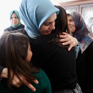 Bakanımız Sayın Mahinur Özdemir Göktaş, vefat eden 15 Temmuz Gazimizin Çankırı’da ikamet eden kıymetli ailesine taziye ziyaretinde bulundu. - fotoğraf 2