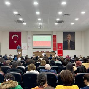 Türkiye Yüzyılı Aile Söyleşileri Kapsamında “Engelli Hakları ve Erişilebilirlik” Söyleşisi Düzenlendi - fotoğraf 6