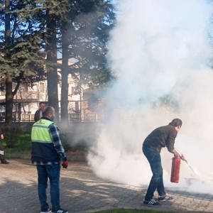 Düzce Çocuk Evleri Sitesi Müdürlüğünde Yangın Tatbikatı Eğitimi Verildi. - fotoğraf 4