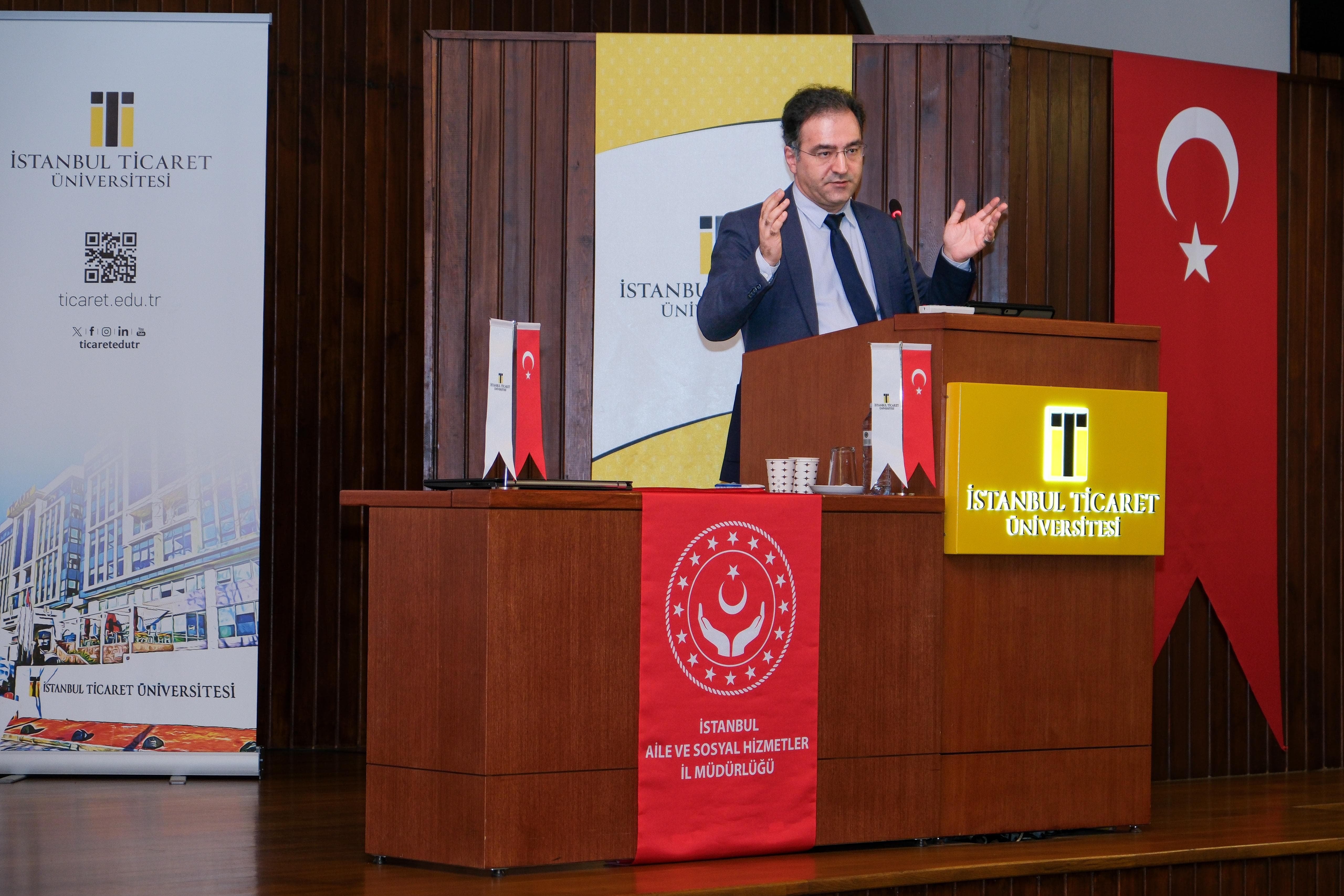 İl Müdürlüğümüz bünyesinde görev yapan personelimize Dr. İlker KÖSE tarafından 'Ofis Uygulamalarinda Üretkenlik Artirici Yapay Zeka Destekli Araçlar' eğitimi verilmiştir.