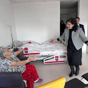 Valimiz Mustafa Yavuz’un Eşi Süreyya Yavuz Hanımefendi Huzurevini Ziyaret Etti. - fotoğraf 9