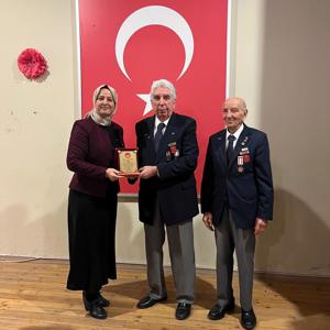 Sosyal Hizmet Merkezlerimiz Tarafından İlçelerimizdeki Kahraman Gazilerimiz ve Kıymetli Şehit Yakınlarımız Yarınımızın Teminatı Çocuklarımız ve Gençlerimizle Buluşmaya Devam Ediyor. - fotoğraf 5