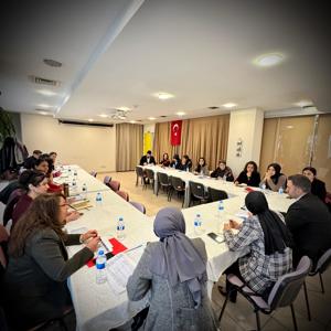 İl Müdürümüz Sn. Ömer TURAN başkanlığında Aile ve Toplum Hizmetleri ve Şehit Yakınları ve Gazi Hizmetleri Birimlerimiz ile 2025 Aile Yılı değerlendirme toplantısı gerçekleştirilmiştir. - fotoğraf 3