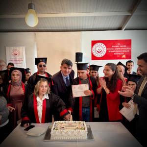 İl Müdürümüz Sn. Ömer TURAN, Sarıyer Kaymakamı Sn. Ömer KALAYLI ile birlikte bağlı kuruluşumuz İstanbul Görme Engelliler ve Rehabilitasyon Merkezi 101.Dönem Mezuniyet Törenine katılmıştır. - fotoğraf 10
