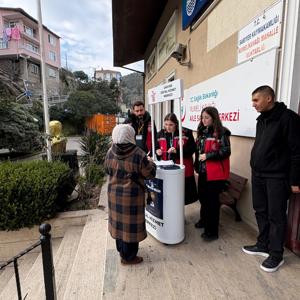 Mobil sosyal hizmet noktalarında koruyucu ve önleyici sosyal hizmet modelleri, şikayet mekanizmaları hakkında farkındalık oluşturmuş, bilgilendirme ve broşür dağıtımı gerçekleştirilmiştir. - fotoğraf 7