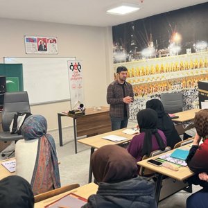 "Azize Nasıroğlu Kız Kuran Kursu kursiyerlerine Türkiye Bağımlılıkla Mücadele Eğitimi" - fotoğraf 1