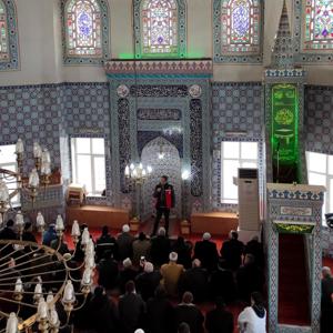 İl Müdürlüğümüze bağlı Sosyal Hizmet Merkezlerimiz tarafından ilimiz genelindeki camilerde cuma namazı öncesi koruyucu ve önceliyici hizmetlerimiz kapsamında, eğitimlerimiz devam ediyor. - fotoğraf 1