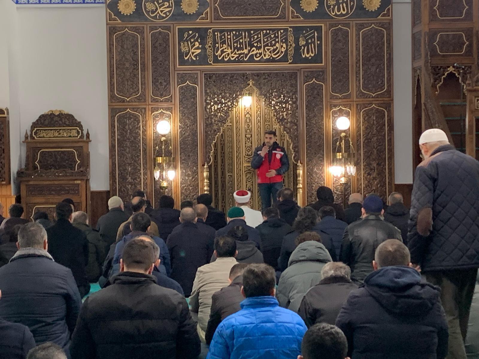 İl Müdürlüğümüze bağlı Sosyal Hizmet Merkezlerimiz tarafından ilimiz genelindeki camilerde cuma namazı öncesi koruyucu ve önceliyici hizmetlerimiz kapsamında, eğitimlerimiz devam ediyor.