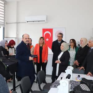 BAKAN YARDIMCIMIZ ADİL ÇALIŞKAN AİLE İLETİŞİM ATÖLYELERİNİ ZİYARET ETTİ - fotoğraf 2