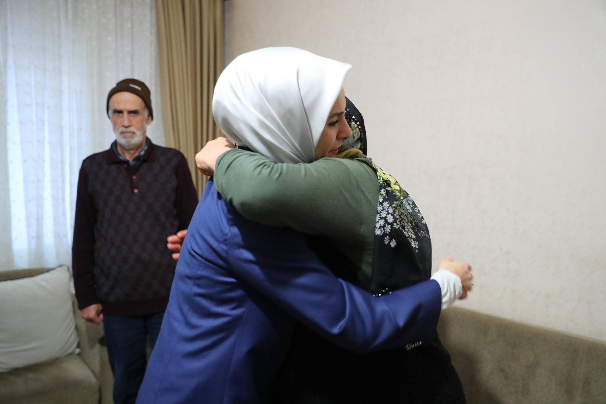Bakanımız Sayın Mahinur Özdemir Göktaş'tan Kahraman Şehidimizin Ailesine Anlamlı Ziyaret. - fotoğraf 3