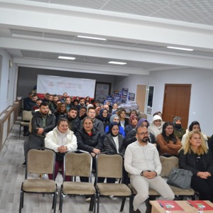 İlimizde “2025 yılı Türkiye Aile Yılı Söyleşileri” kapsamında düzenlenen “Engelli Hakları ve Erişilebilirlik" temalı program düzenlendi - fotoğraf 2