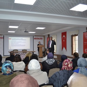 İlimizde “2025 yılı Türkiye Aile Yılı Söyleşileri” kapsamında düzenlenen “Engelli Hakları ve Erişilebilirlik" temalı program düzenlendi - fotoğraf 3