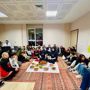 Yapbozun Parçaları Tamamlandı: Kuşaklar Arası Sevgi Dolu Buluşma - fotoğraf 1