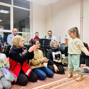 Yapbozun Parçaları Tamamlandı: Kuşaklar Arası Sevgi Dolu Buluşma - fotoğraf 3