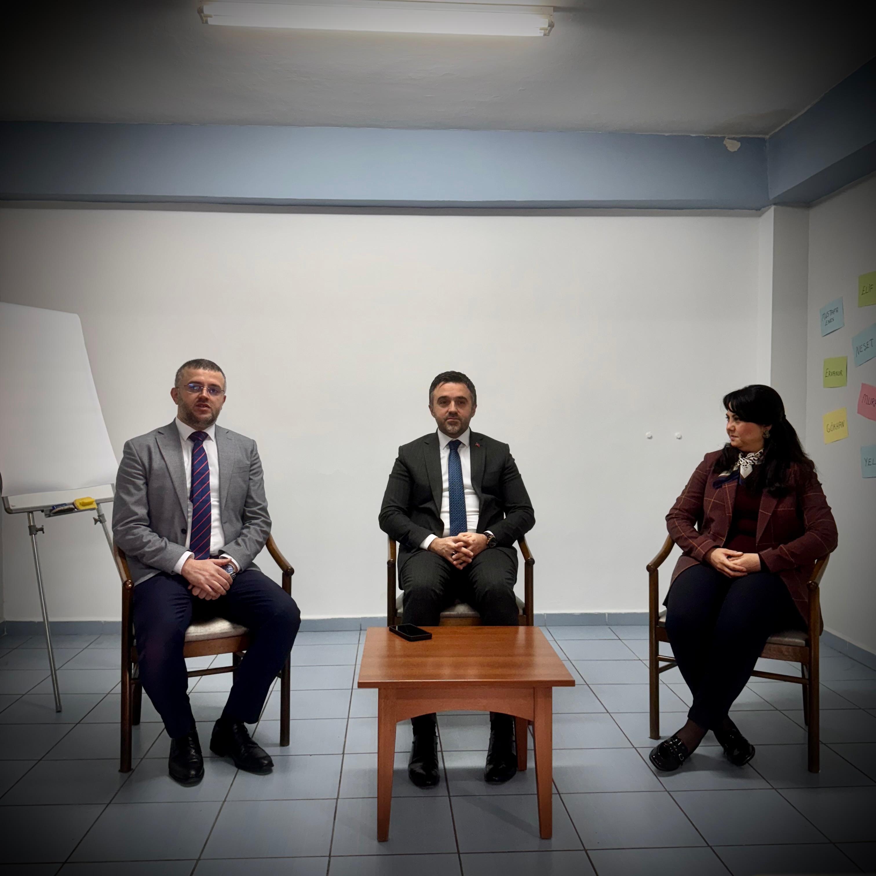 Afet ve Acil Durumlarda Psikososyal Destek Eğitici Eğitimi ilgili Daire Başkanı Sn. Gülşah ALAKARA ÖZCAN ve İl Müdürümüz Sn. Ömer TURAN ‘ın açılış konuşmalarıyla başladı.