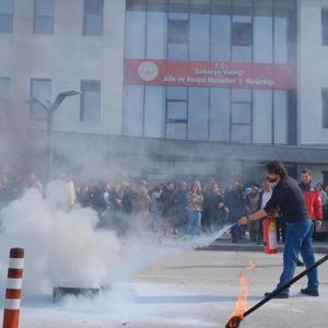 il Müdürlüğü ve Bağlı Kuruluşlarımızdaki Personellerimize Yangın Eğitimi Verildi - fotoğraf 4