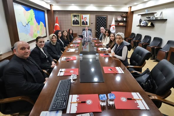  Valimiz Orhan Tavlı Başkanlığında  Koruyucu Aile Hizmetleri Toplantısı Gerçekleştirildi