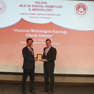 "Huzurun ve Mutluluğun Kaynağı Olarak Ailemiz" Söyleşisi Gerçekleştirildi - fotoğraf 1