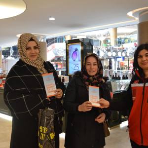 2025 Aile Yılı faaliyetleri kapsamında İlimizde Evlilik Kredisi, Doğum Yardımları ile Kadına Yönelik Şiddetin önlenmesine yönelik tanıtım standı açıldı - fotoğraf 2