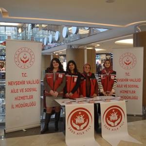 2025 Aile Yılı faaliyetleri kapsamında İlimizde Evlilik Kredisi, Doğum Yardımları ile Kadına Yönelik Şiddetin önlenmesine yönelik tanıtım standı açıldı - fotoğraf 4