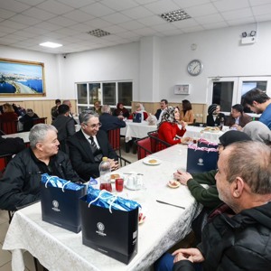 Samsun Valisi Orhan Tavlı, Ramazan’ın İlk İftarında Huzurevi Sakinleriyle Buluştu - fotoğraf 4