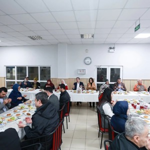 Samsun Valisi Orhan Tavlı, Ramazan’ın İlk İftarında Huzurevi Sakinleriyle Buluştu - fotoğraf 5