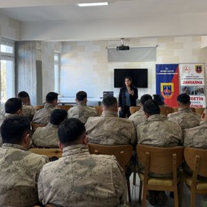 "Erken Yaşta ve Zorla Evliliklerin Önlenmesi" konularında eğitim - fotoğraf 2