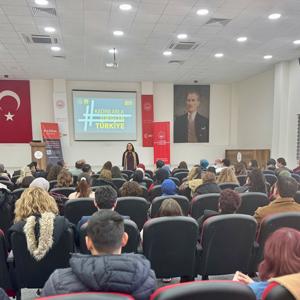 8 Mart Dünya Kadınlar günü münasebetiyle “Aile Yılı” söyleşisi düzenlendi. - fotoğraf 3