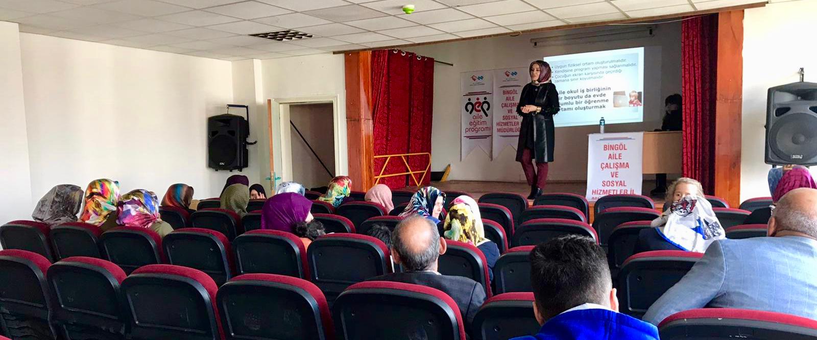 Genç İlçesinde Aile Eğitim Programlari Kapsamında “Okul-Aile İşbirliği” Seminerleri Devam Ediyor
