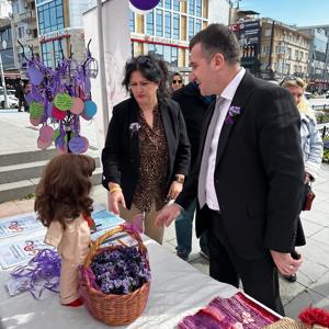 8 Mart Dünya Kadınlar Günü’nde Farkındalık Standı Açıldı - fotoğraf 3