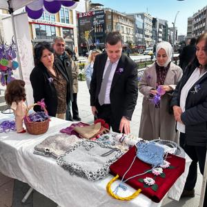 8 Mart Dünya Kadınlar Günü’nde Farkındalık Standı Açıldı - fotoğraf 4