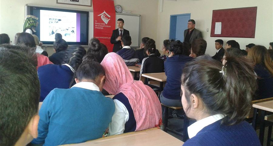 Malatya'da 1200 öğrenciye Aile Eğitim Programı kapsamında eğitimler verildi.