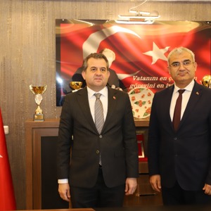 REKTÖR PROF. DR. HAMİT EMRAH BERİŞ ADANA ÇOCUK EVLERİ SİTEMİZİ ZİYARET ETTİ. - fotoğraf 9