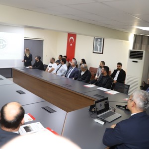 REKTÖR PROF. DR. HAMİT EMRAH BERİŞ ADANA ÇOCUK EVLERİ SİTEMİZİ ZİYARET ETTİ. - fotoğraf 4