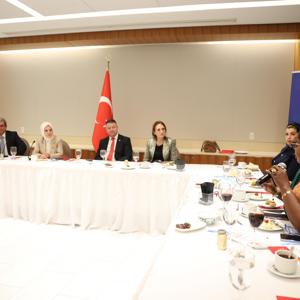 Bakanımız Göktaş: "Türkiye olarak iş hayatında güçlendiren politikalarla kadınları desteklemeye gayret ediyoruz" - fotoğraf 5