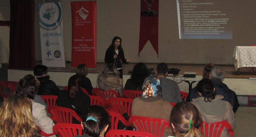 İstanbul’da Aile Eğitimi Programı kapsamında  “Aile İçi İletişim” konulu eğitim verildi.