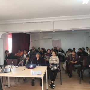 İNANÇLARIN VE DEĞERLERİMİZİN AİLE BİRLİKTELİĞİ ÜZERİNDEKİ ÖNEMİ KONULU EĞİTİM DÜZENLENDİ - fotoğraf 1